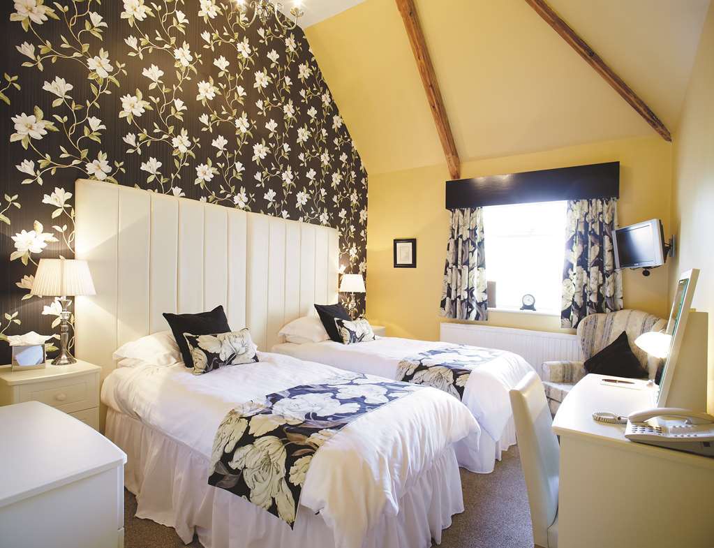 Cotford Hotel Грейт Малвърн Стая снимка