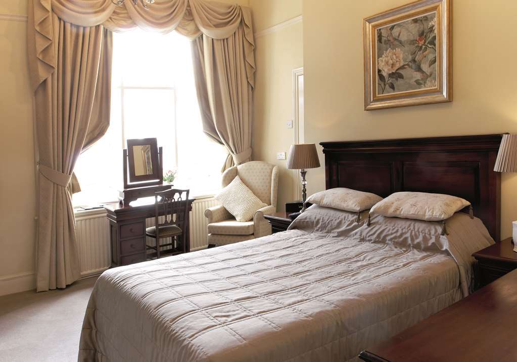 Cotford Hotel Грейт Малвърн Стая снимка