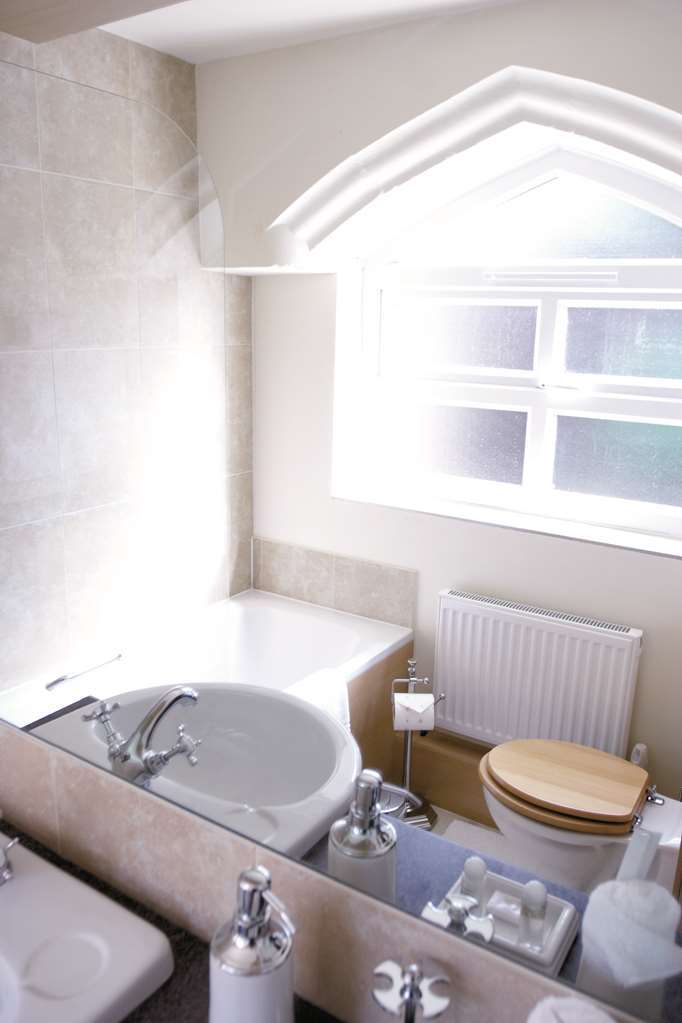 Cotford Hotel Грейт Малвърн Стая снимка