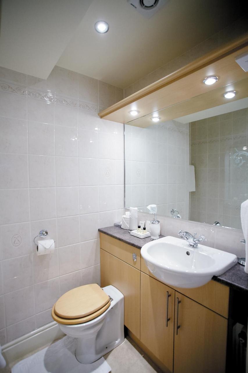 Cotford Hotel Грейт Малвърн Екстериор снимка